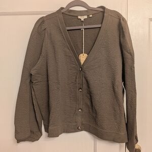 Women's light weight olive green cardigan US 16